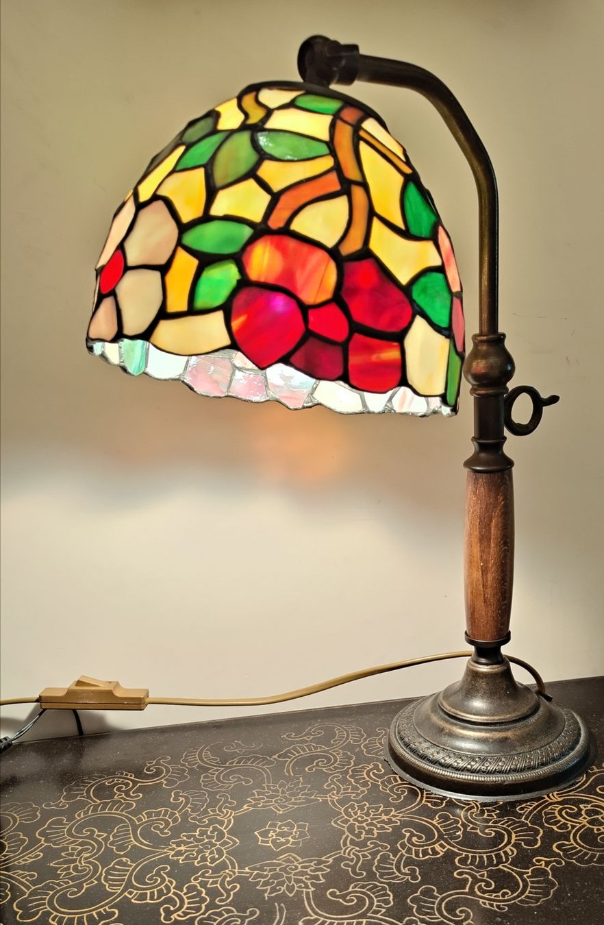 Tiffany & Co. Lampen: Lampada da tavolo Tiffany. Ottone brunito e bosso. 36 cm. – Gebraucht aus Lugano von fbo_82wg