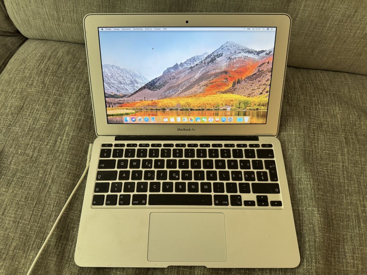 Apple Portables: MacBook Air 11 – D'occasion à Adliswil par Busys