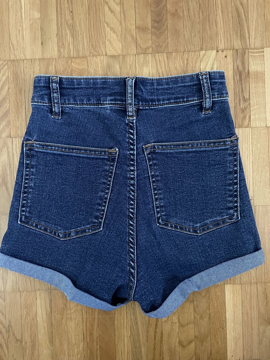 H&M Pantaloni: Short taille haute – Nuovo (secondo la descrizione) da Pont-de-la-Morge (Sion) venduto da hel_bh28 1