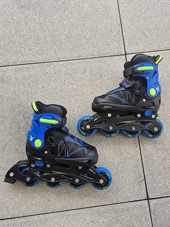 Inline-Skating & Rollschuhe: Pattini a rotelle Rollerblade tg 33-36 per bambini – Gebraucht aus Taverne von jaeggiar