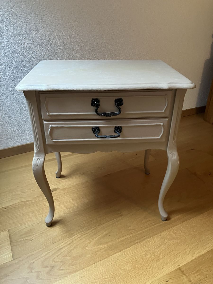 Tables de nuit: Holznachttisch - grauer Anstrich – D'occasion à Affoltern am Albis par 044marcello