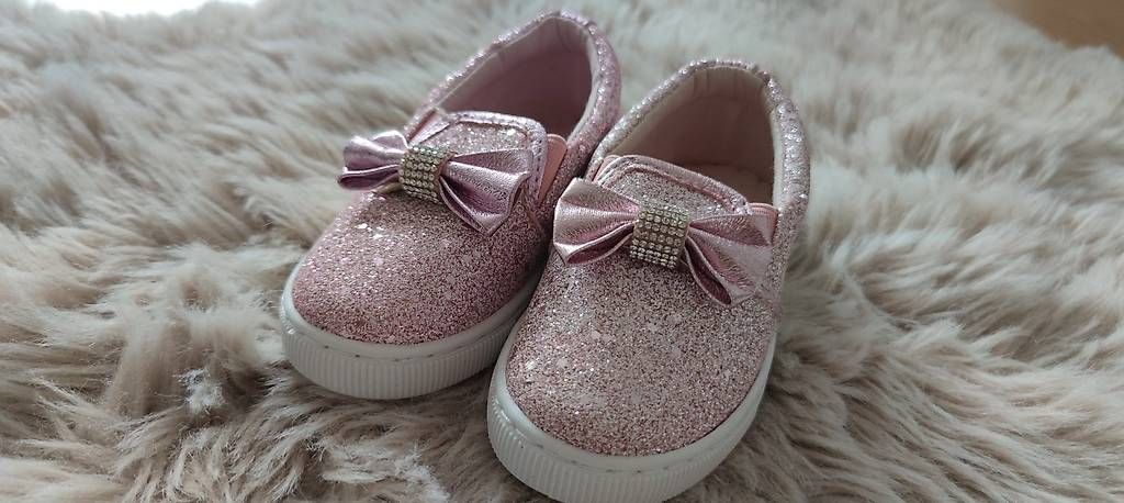 Scarpe per ragazze: Wunderschöne Mädchenschuhe - Grösse 25 – Usato da Teufenthal AG venduto da Agnieszka93