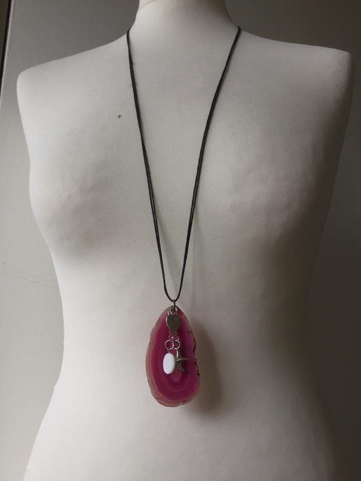 Colliers: Collier sautoir avec Agate rose & breloques, NEUF – Neuf avec emballage d'origine à Agiez par chouchanelle 7