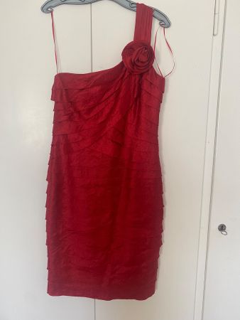 Rotes One Shoulder Kleid Gr 40