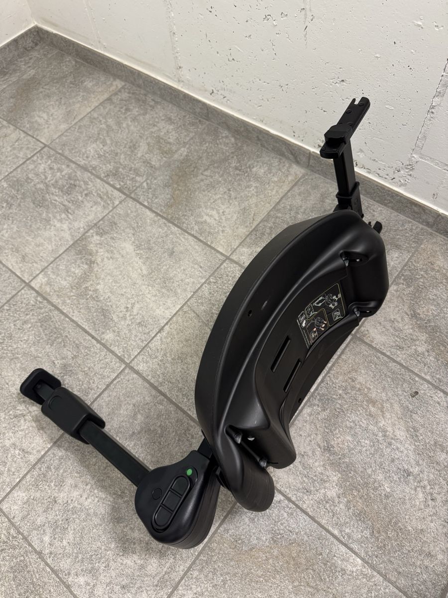 Kiddy Seggiolini per auto: Kiddy Babyschale Evoluna i-Size 2 mit Basisstation – Usato da Siebnen venduto da thuno 1