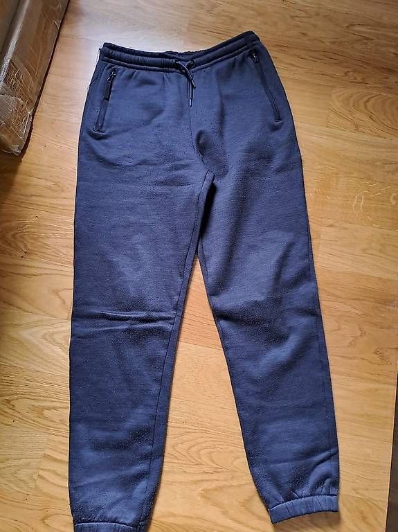Pantaloni: Junge Trainerhose 158-170,4Stück – Usato da Zürich venduto da Simonikus 2
