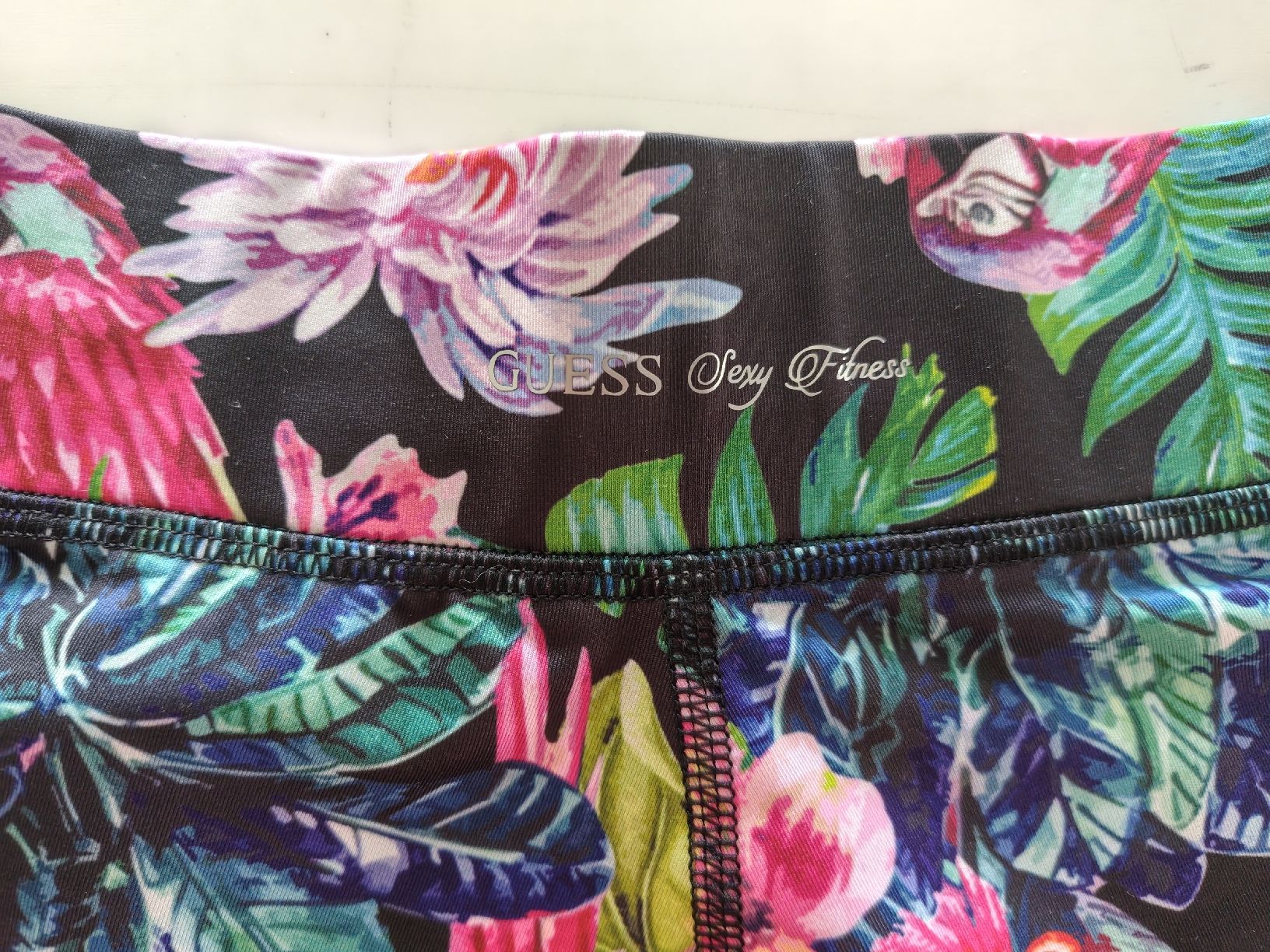 Guess Leggings: Guess Fitness short, S – Neu (gemäss Beschreibung) aus Baden von jcm_9dkf 3