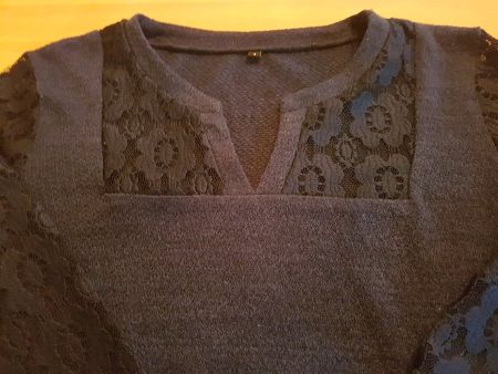 Pull col en V - dentelle taille 4 L