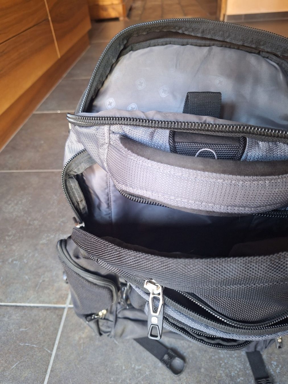 Wenger Rucksäcke: Rucksack schwarz, Wenger – Neu (gemäss Beschreibung) aus Wangen ZH von MarianneMunz 2