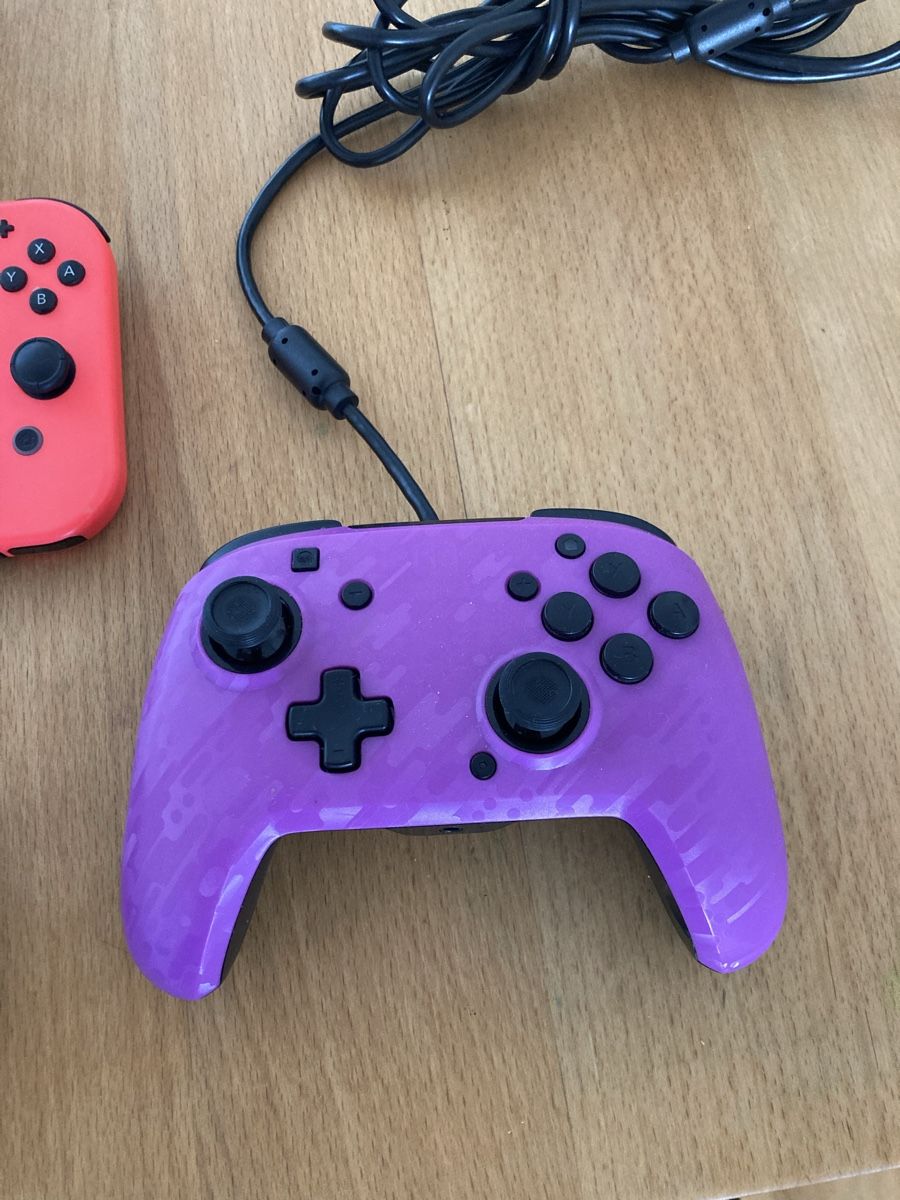 Nintendo Console: Nintendo Switch console with 4 games and some digital games – Usato da St. Gallen venduto da Parrotb 3