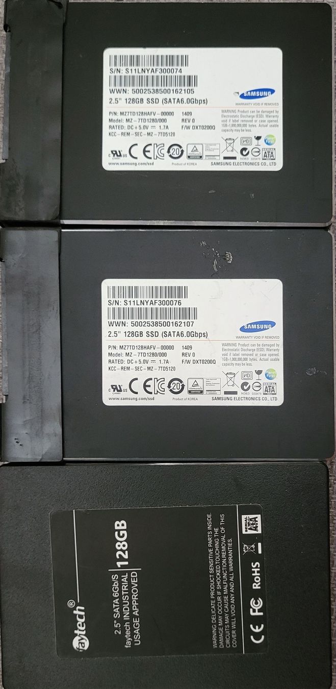 Samsung Disques durs: 3x Samsung 128GB SSD – D'occasion à Zürich par Gulbi1919