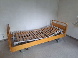 Elektro Bett,  Pflegebett, Verstellbar liegeposition