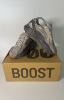 Yeezy Boost 700 V2 Adidas, Taille 38 2/3, État Top!