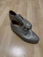 Schnürschuhe Damen Silber Grösse 40 Leder Optik guter Zustan