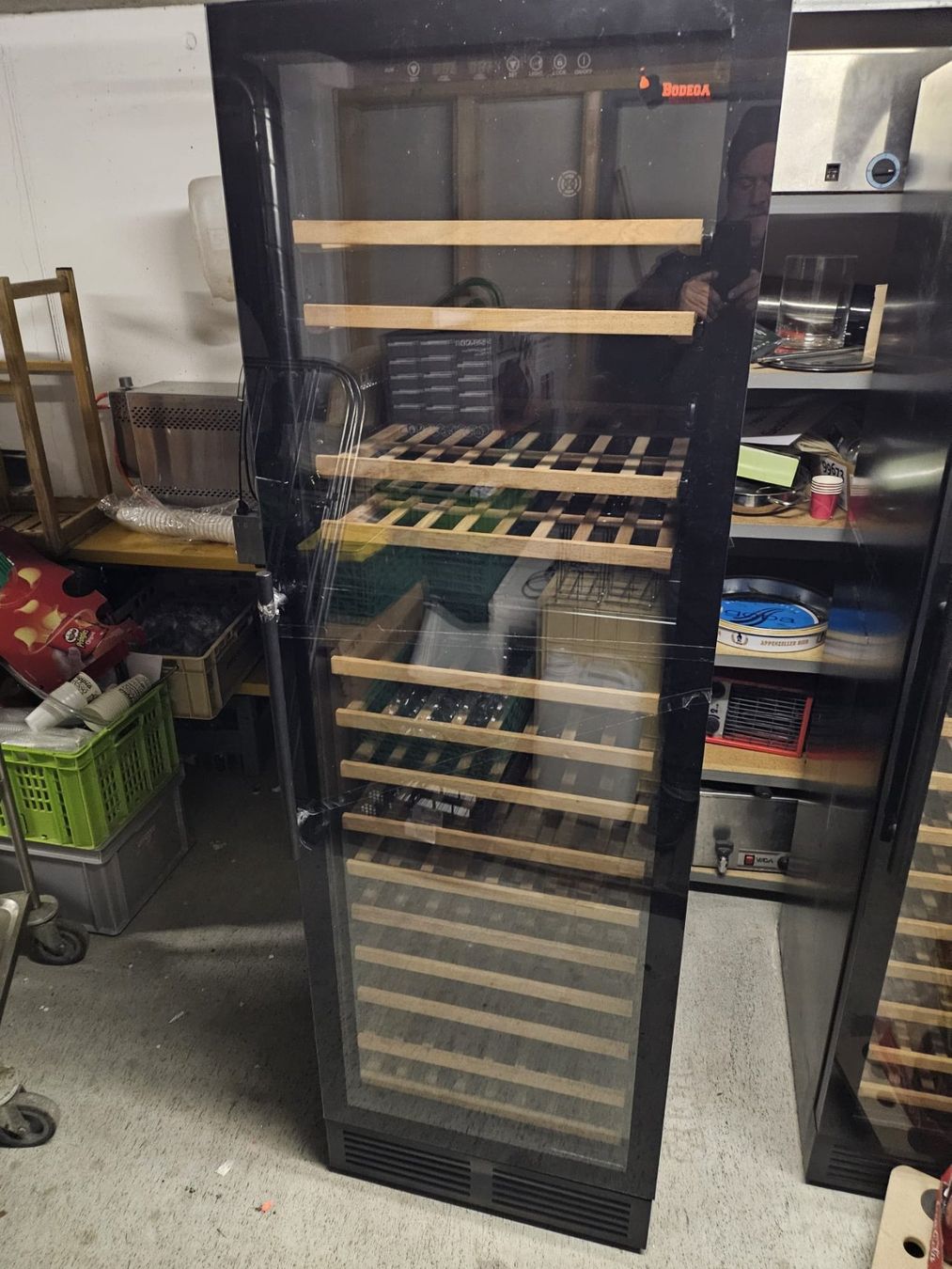 Frigoriferi: 1 x Bodega BWS188 Weinklimaschrank – Usato da Gossau SG venduto da Zelte
