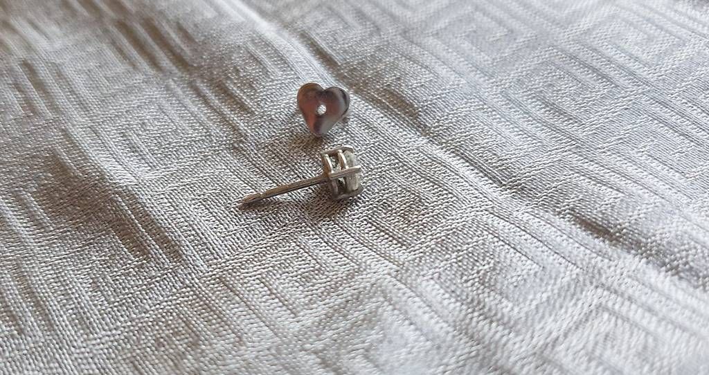 Orecchini pendenti & Orecchini a lobo: Boucle d'oreille clou, 1 pièce – Usato da Nidau venduto da jul_6tpv 1