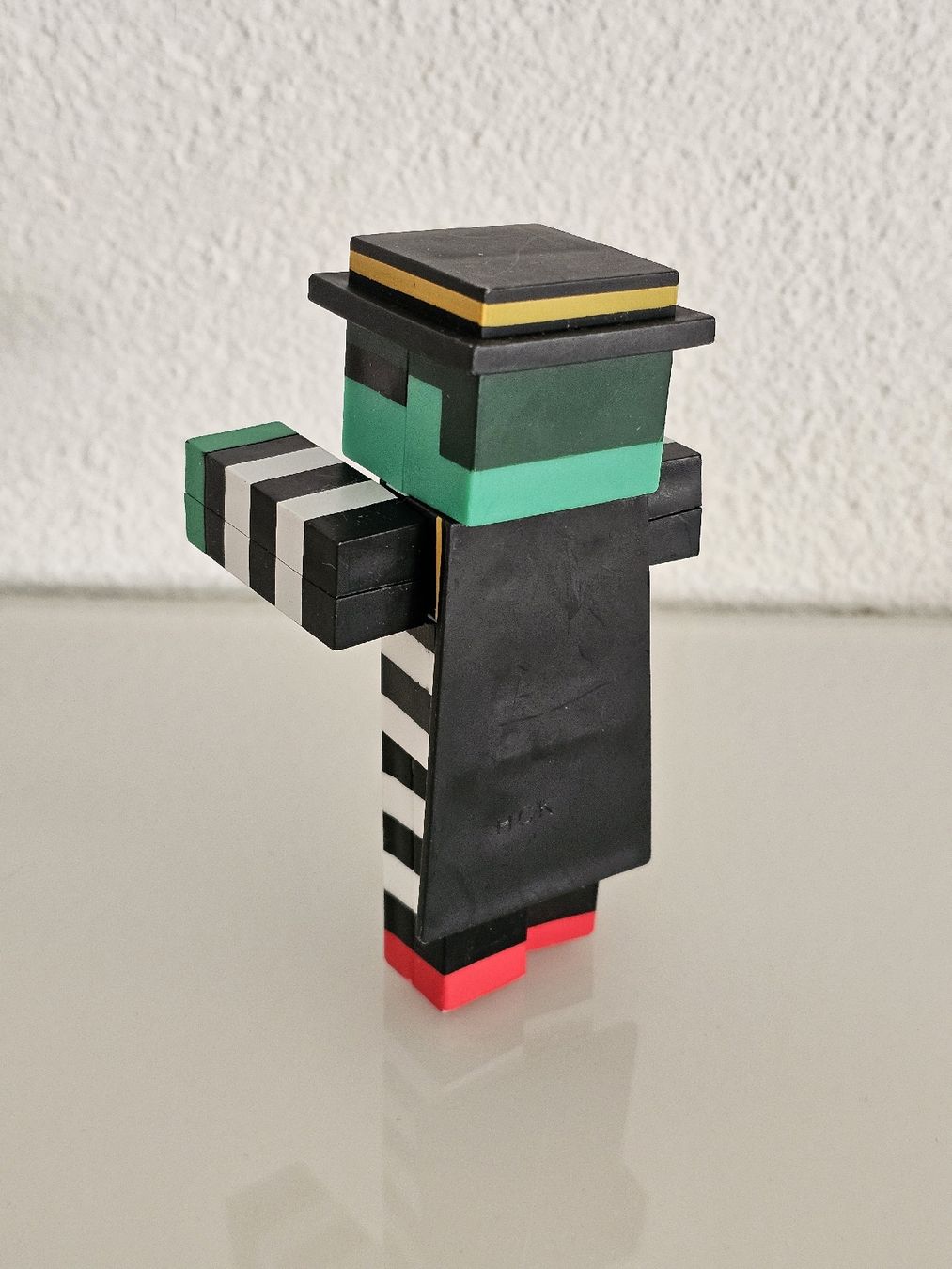 Mc Donald's Jouets: Figurine Grimace Minecraft 2023 McDonald's  – D'occasion à rolle par Noma-collectible 1