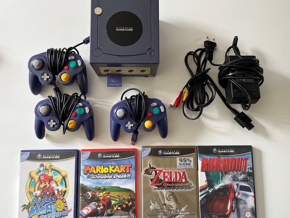 Nintendo Gamecube mit 3 Controllern und 4 Games (Gebraucht) in Bern für ...