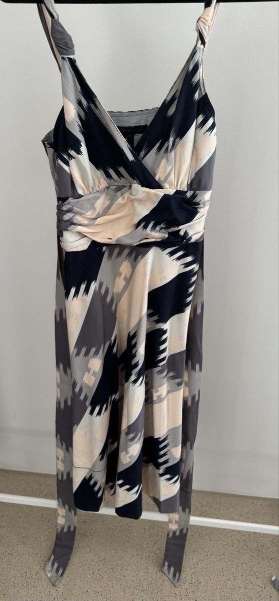 Marc Jacobs Vestiti: Marc by Marc Jacobs Wickelkleid mit Ikat-Print – Nuovo (secondo la descrizione) da Zürich venduto da di_archive 4