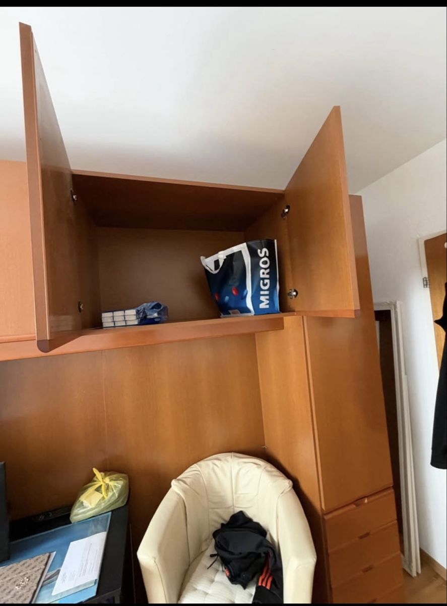 Guardaroba: möbel/schrank/tisch – Usato da Birsfelden venduto da bettyginosa 2