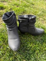 Eleganti stivaletti neri usati - perfetti per l'autunno!
