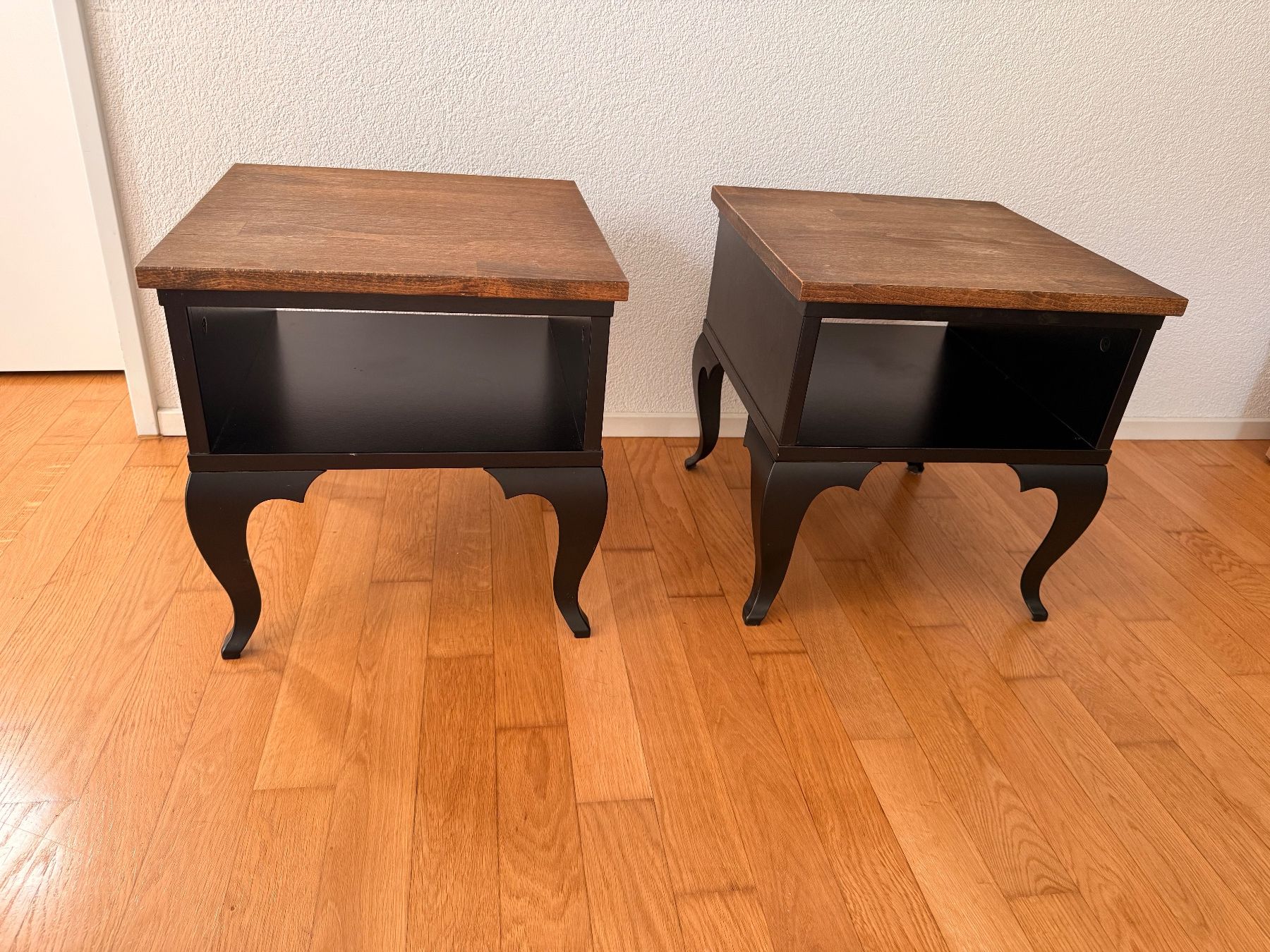 Comodini: Nachttische im Vintage Design – Usato da Anglikon venduto da _stxphxnixbxll