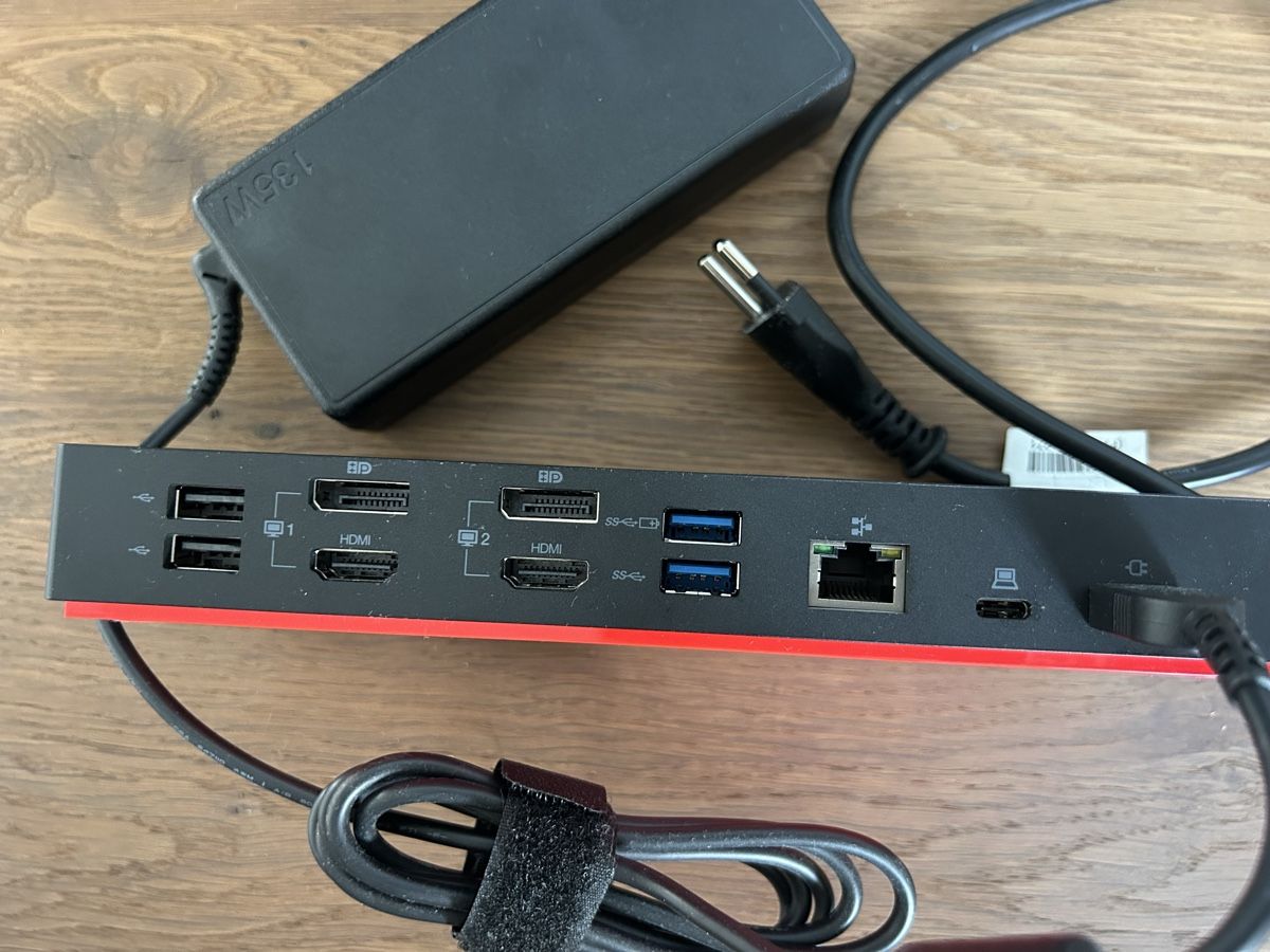 Monitor: Bildschirm Lenovo 70 cm plus Docking-Station – Usato da Wohlen b. Bern venduto da Beppe99 2