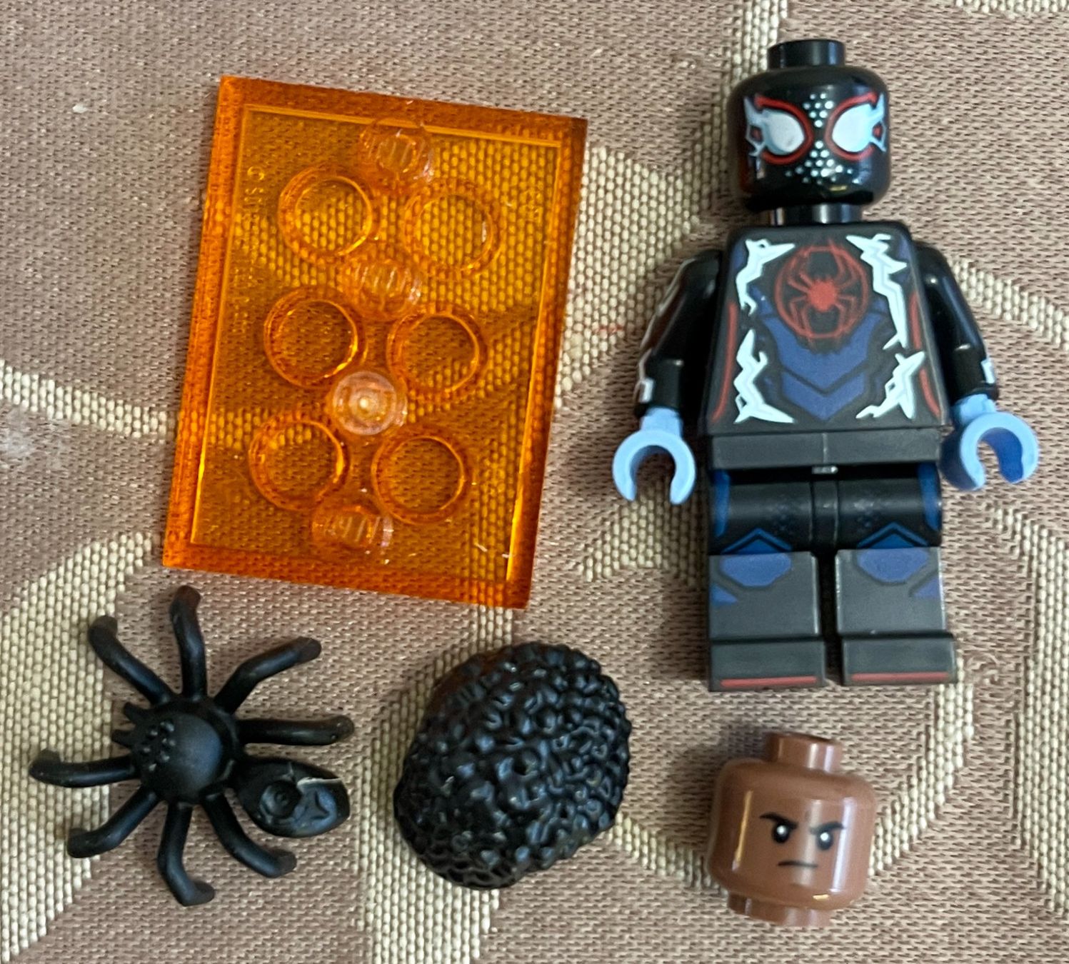 Lego Kit di costruzioni: Lego Minifigure Spider-Man - Miles Morales – Nuovo (secondo la descrizione) da Höri venduto da PSMarinho