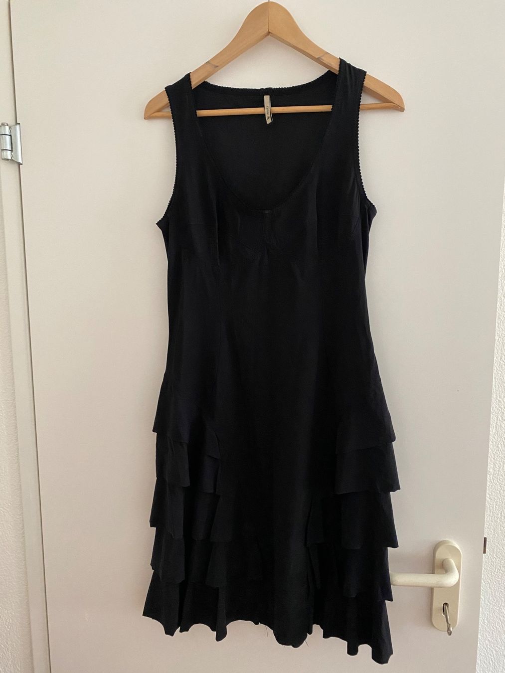 Vestiti: Sandro Black Dress – Usato da Pfäffikon SZ venduto da Laladi8001