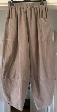PANTALONS EN FIN VELOURS! M NOUVEAUTÉ 2026/27