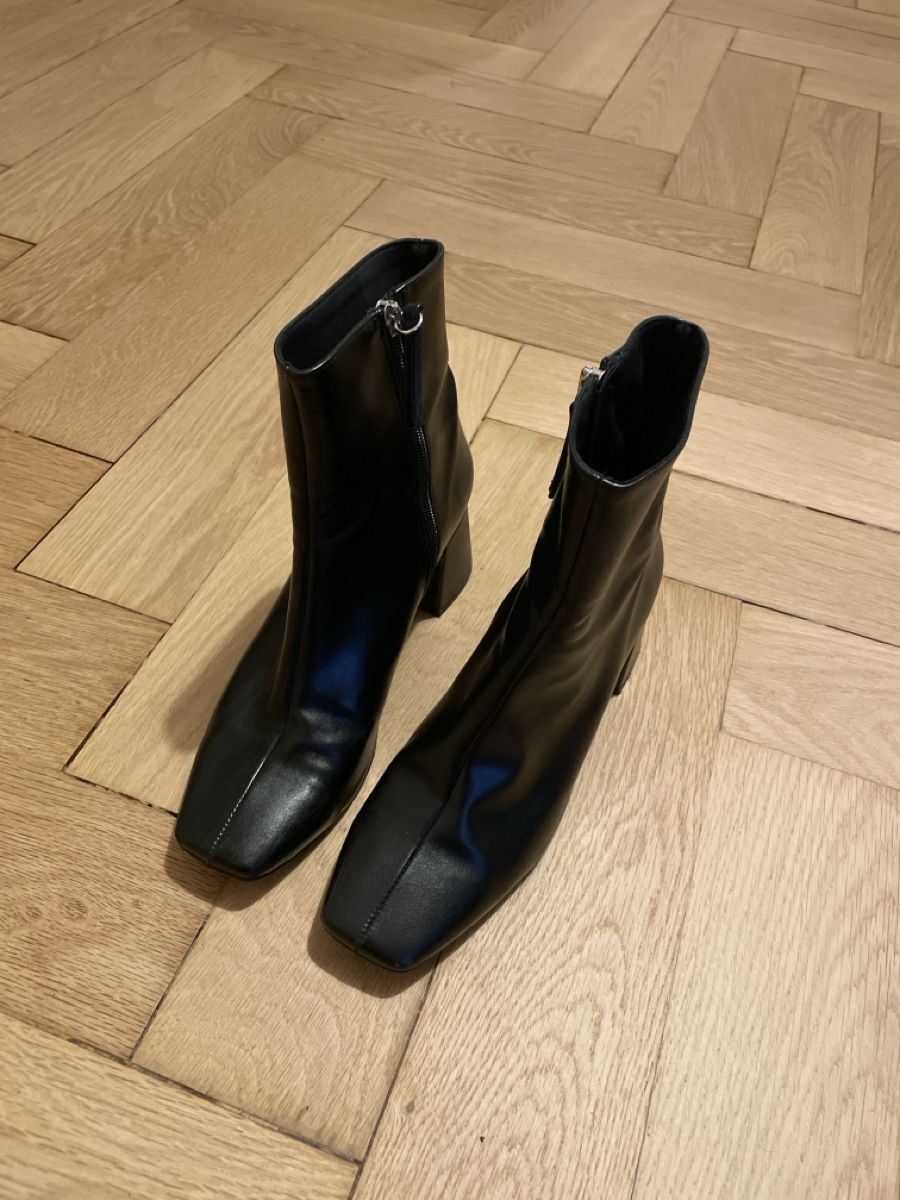 Alohas Damenschuhe: ALOHAS Stifelette Watercolor Black – Gebraucht aus Zürich von salomecavegn