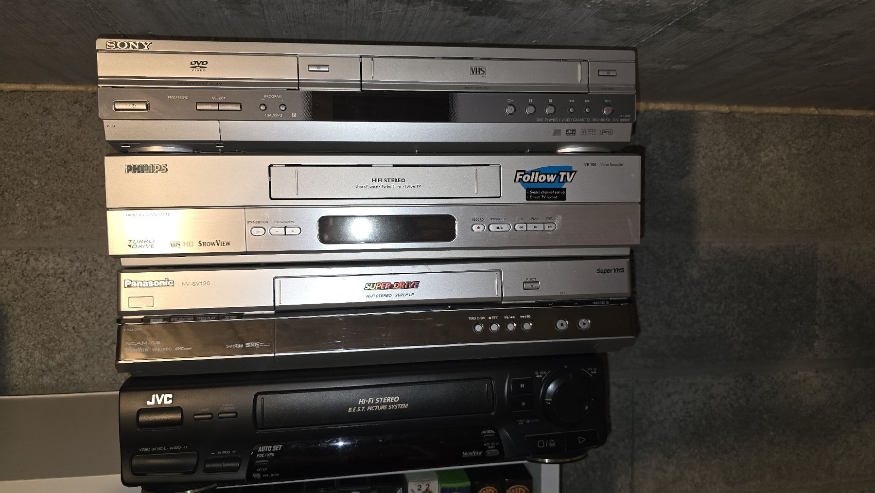 Registratori: Magnétoscopes VHS/DVD - Sony, Philips, Panasonic, JVC – Difettoso da Yverdon-les-Bains venduto da maleckyFCB