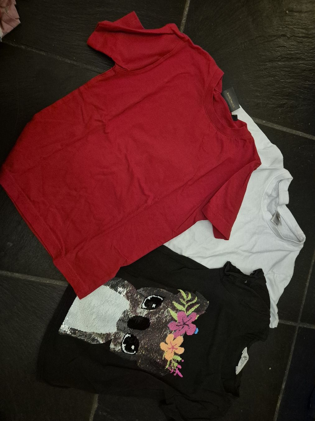 Kleiderpakete & -sets: T-Shirts Mädchen 122-128 – Gebraucht aus Ottenbach von Bonski1 2