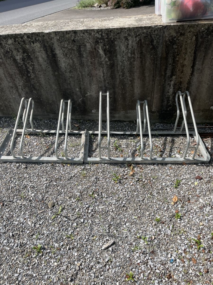 Cavalletti per biciclette: Veloständer für 5 Velos – Usato da Mollis venduto da Andyasi01