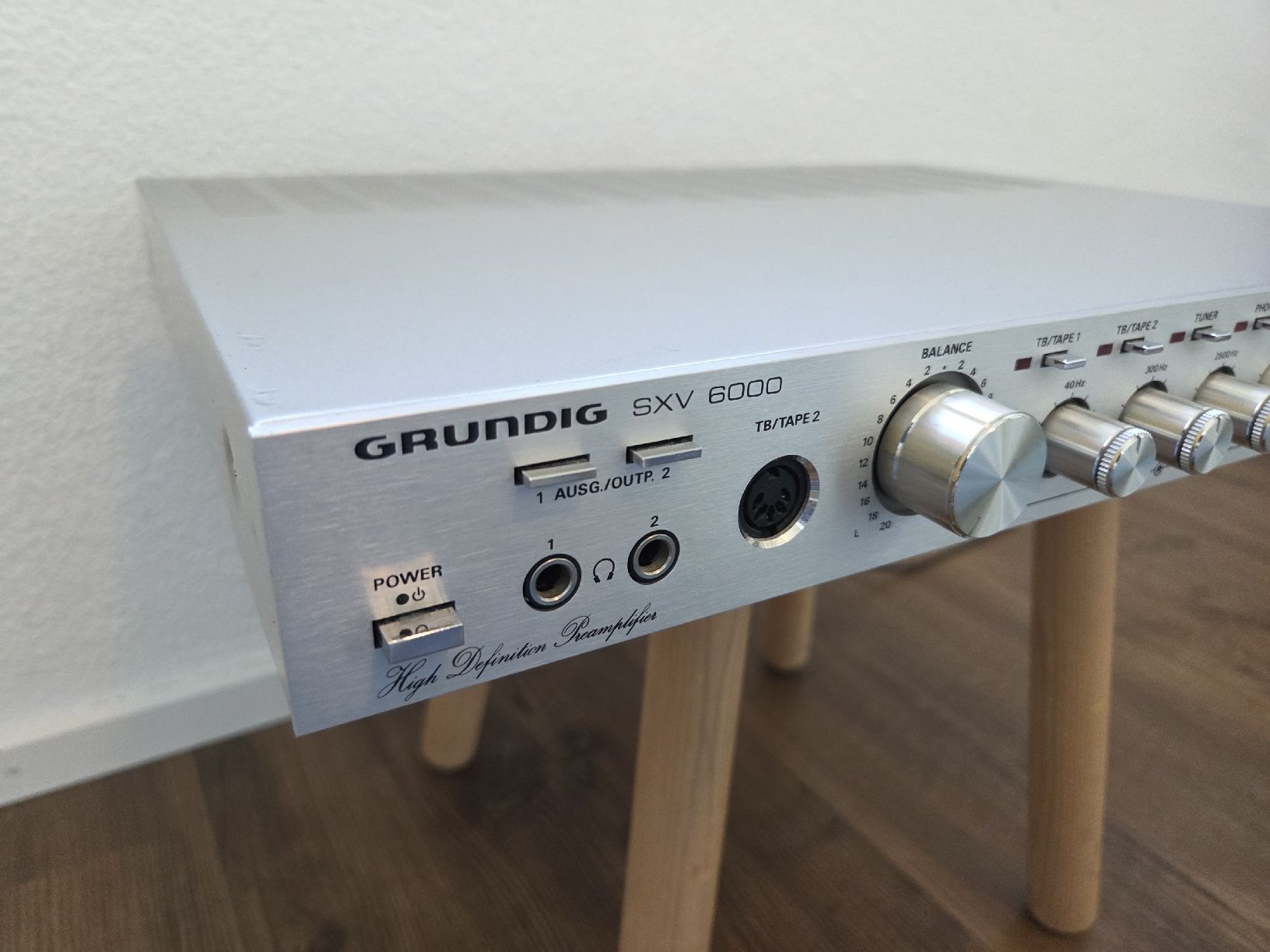 Grundig Amplificatori: Grundig SXV 6000, Class A Vorverstärker – Usato da Rickenbach LU venduto da Orfeo2011 1