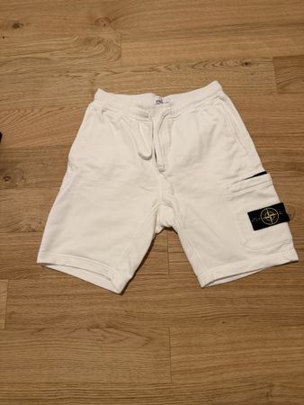 Short stone Island 