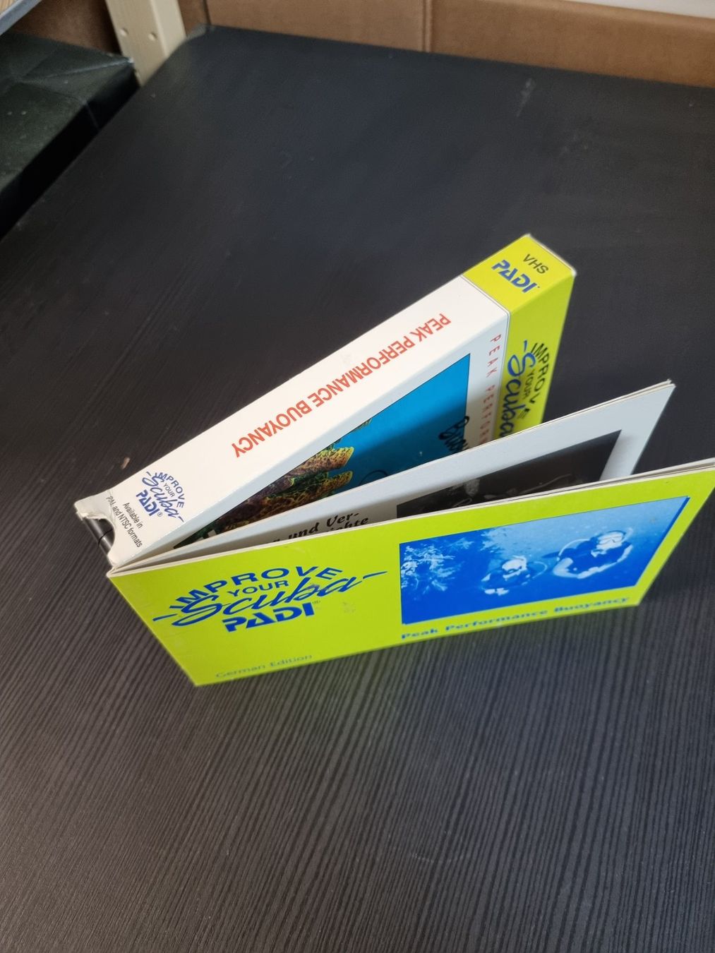 Tutti i VHS: PADI Tauchen Peak Performance Buoyancy VHS Kassette Deuts... – Usato da Waltenschwil venduto da Poggi24 2