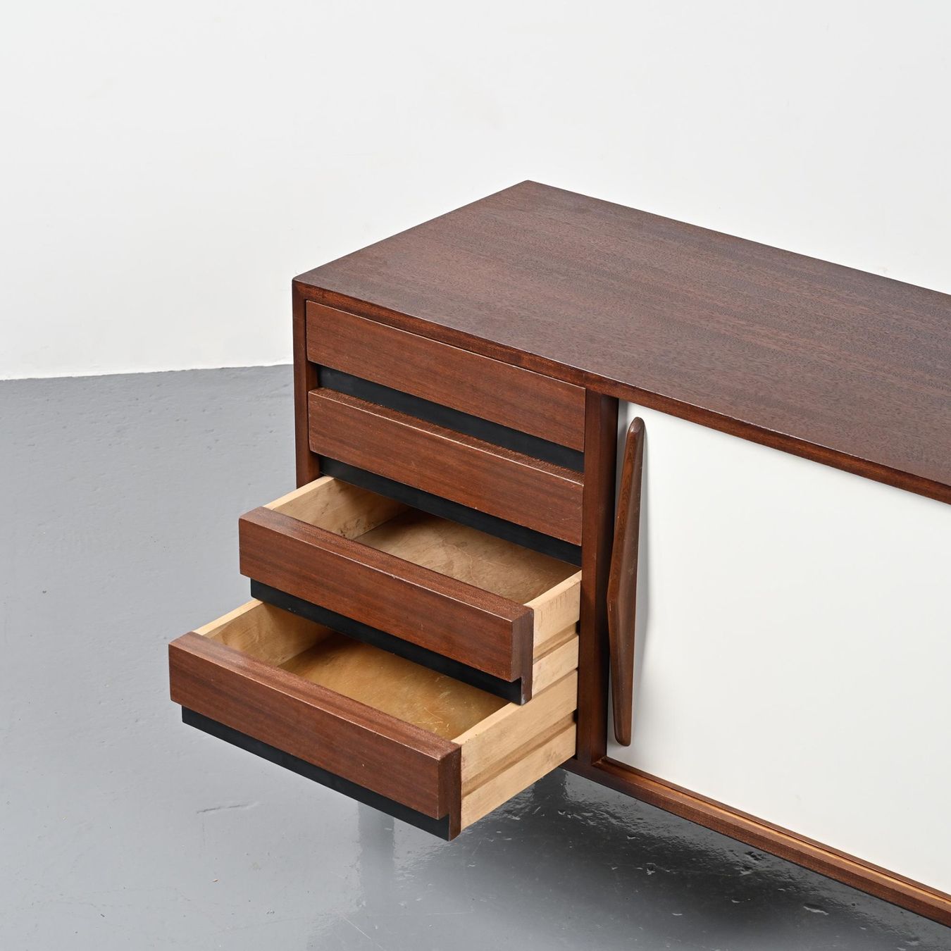 Credenze: Sideboard par Charlotte PERRIAND, édition Steph SIMON  1956 – Usato da VILLEURBANNE venduto da PATEREDELAGANDOUZE 6