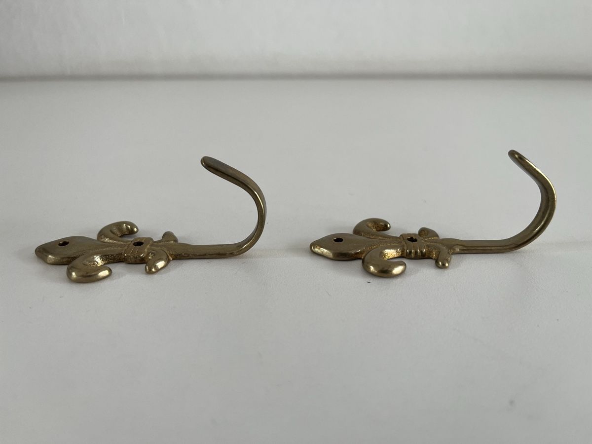 Eisenwaren: 2 Stk. Haken / Fleur de Lis / Messing  – Gebraucht aus Wetzikon ZH von seli03 2
