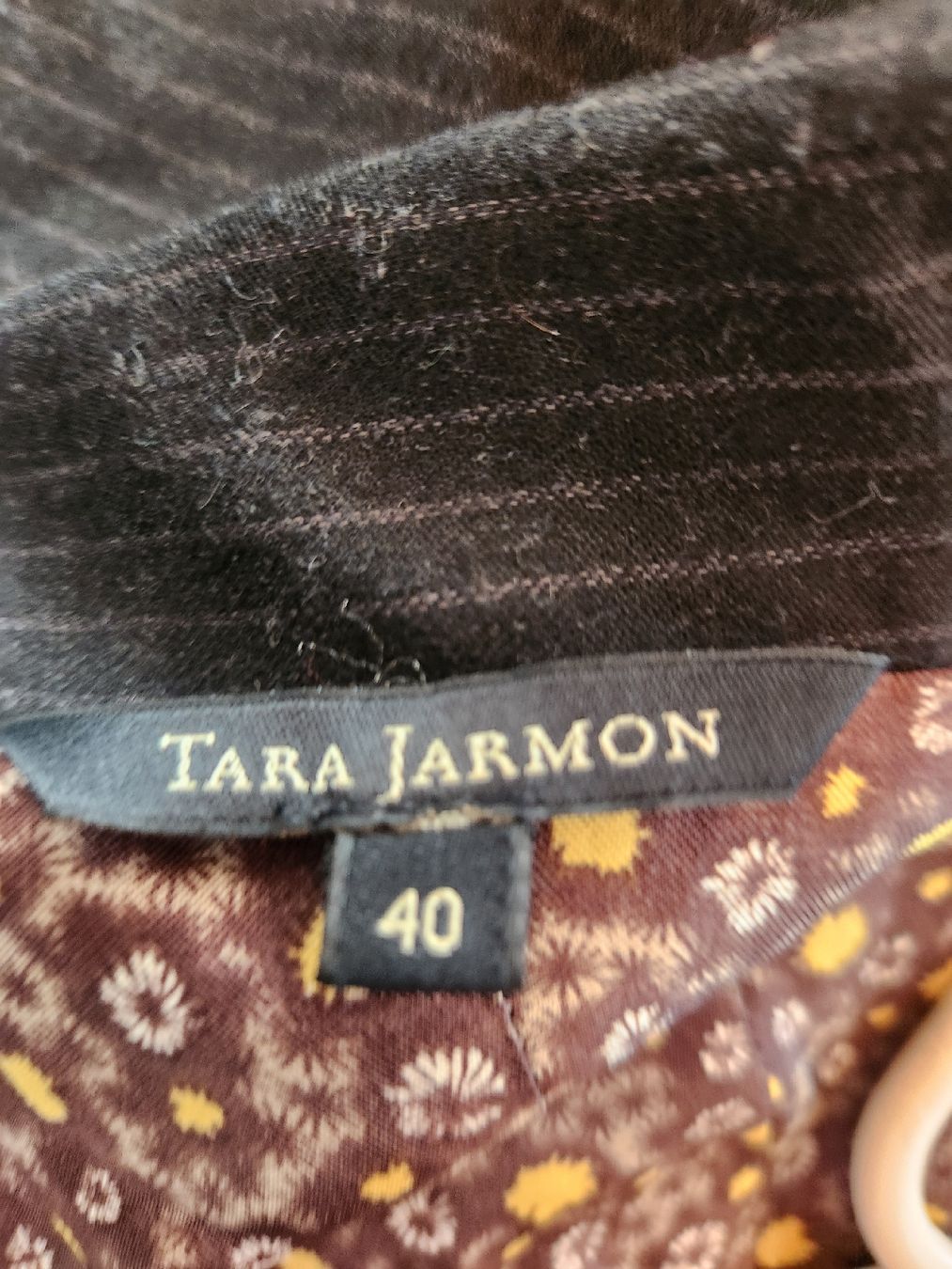 Tara Jarmon Vestes: Veste Tara Jarmon rayée noire taille 40  – D'occasion à Niedergösgen par Eva2410 6