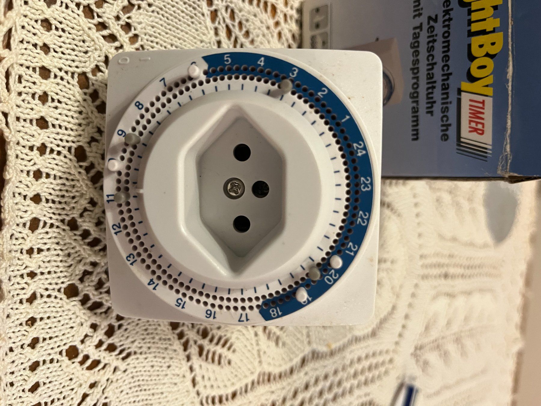 Spine: Zeitschaltuhr mit Tagesprogram – Usato da Winterthur venduto da fla_hwg8 1