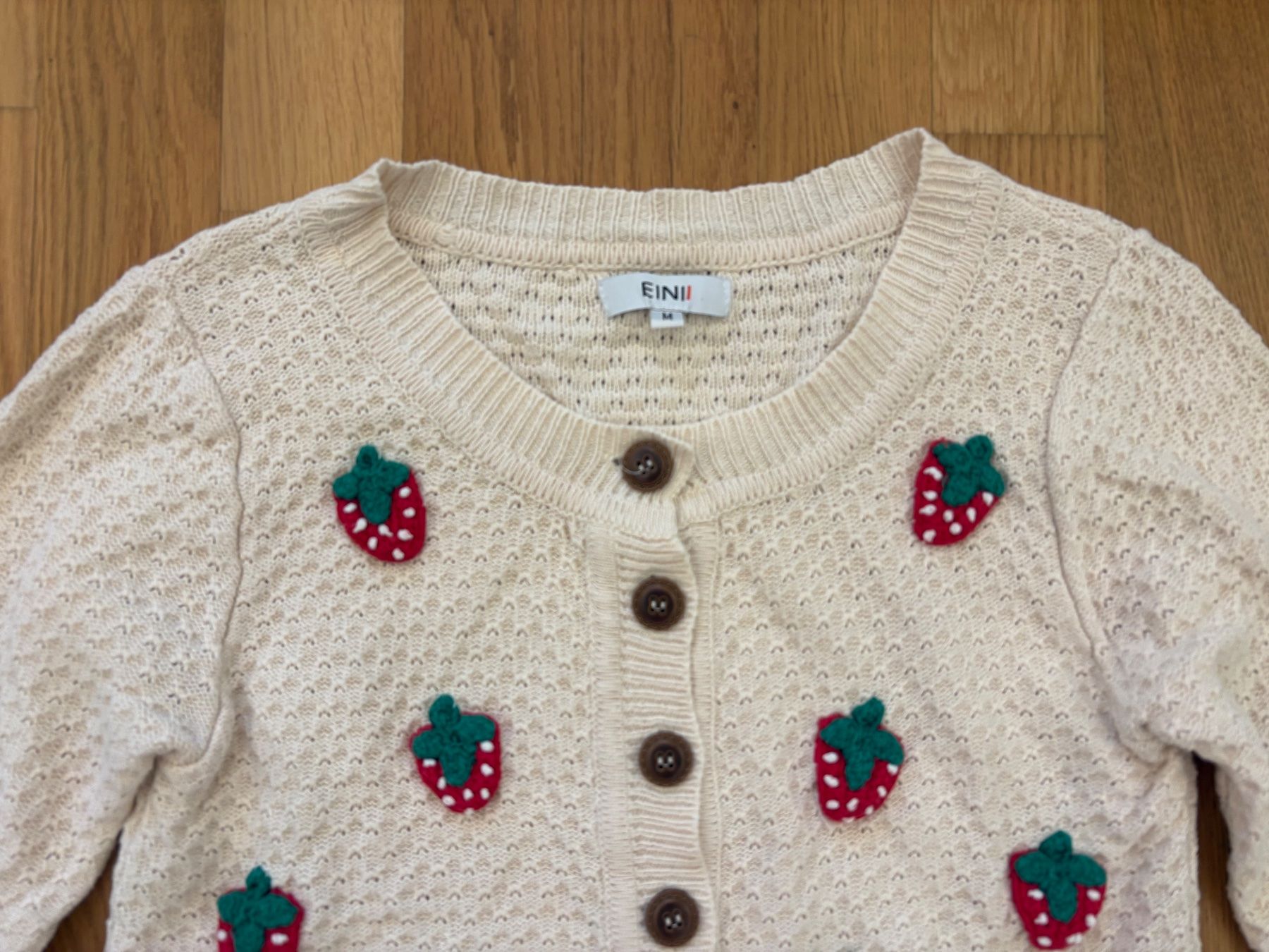 Maglioni & Felpe: Süsses Cardigan mit Erdbeeren von EINII – Usato da Zürich venduto da cassandra1504 1