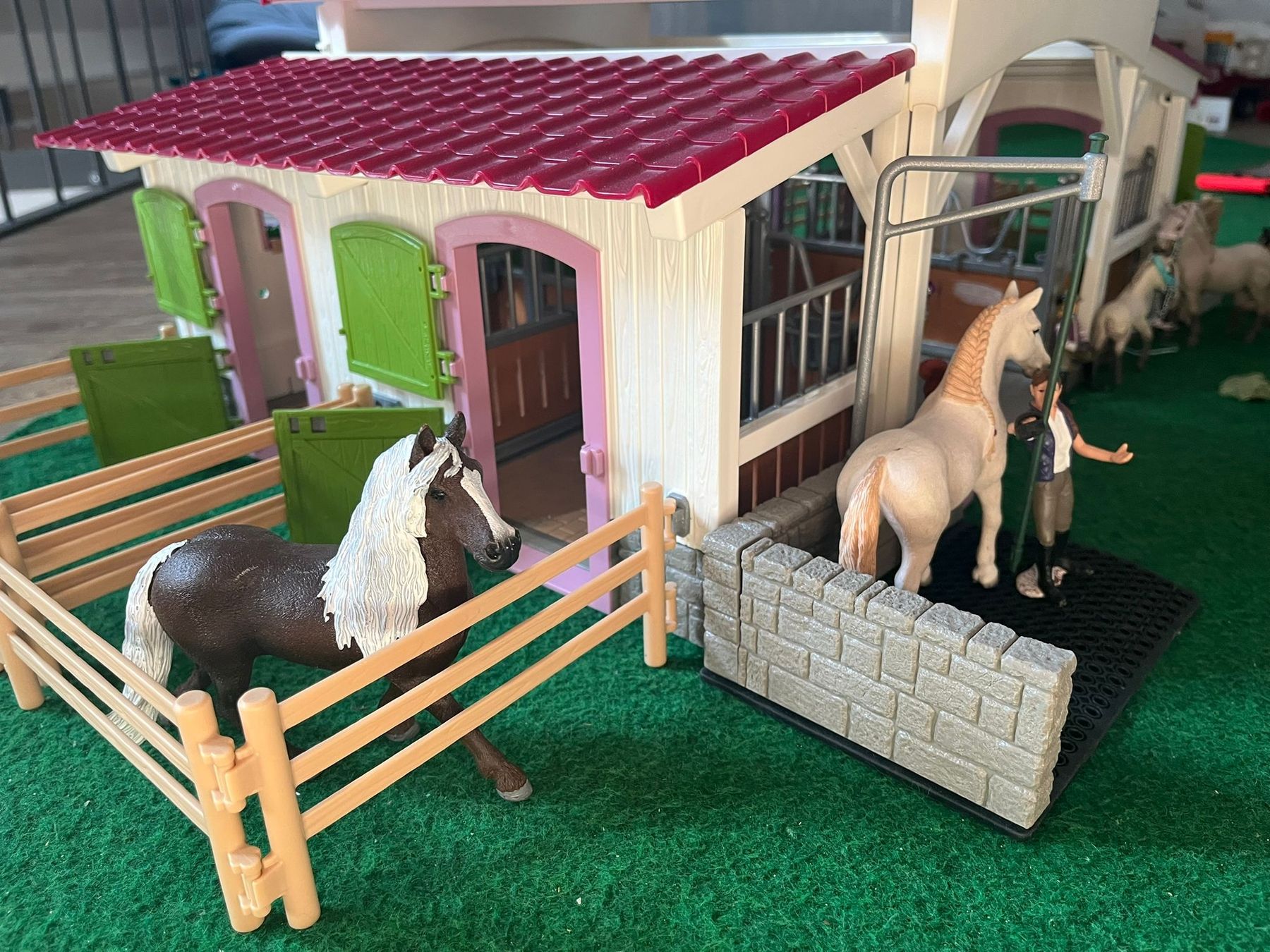 Schleich Giocattoli: Schleich Pferdestall  – Usato da Beinwil am See venduto da limaalpha1986 3