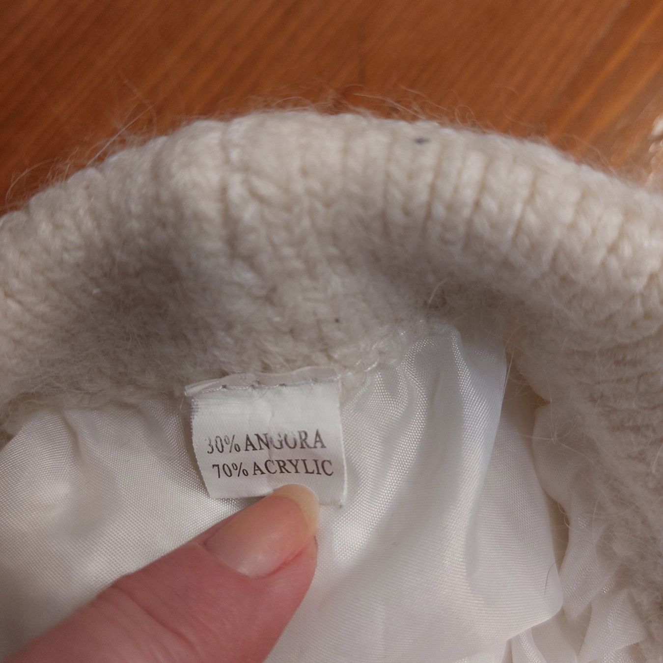 Copricapi, berretti & cappellini: Wintermütze Weiss mit Bommel und Strass – Usato da Samstagern venduto da Bladetigi 4