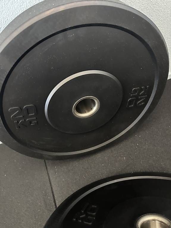 Poids & Haltères: Bumper Plate Set + Olympic Bar | 90 kg – D'occasion à Würenlos par DelSol01 1