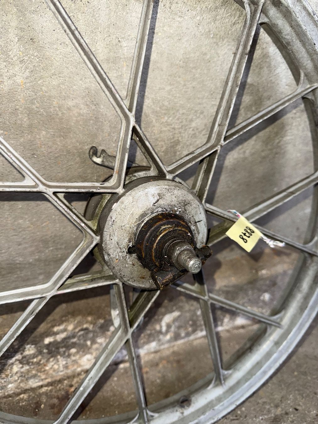Puch Parti ricambio per ciclomotori: Puch/Sachs 17 Zoll Snowflake Vorderrad – Difettoso da Fahrni b. Thun venduto da berger_tuning34 1