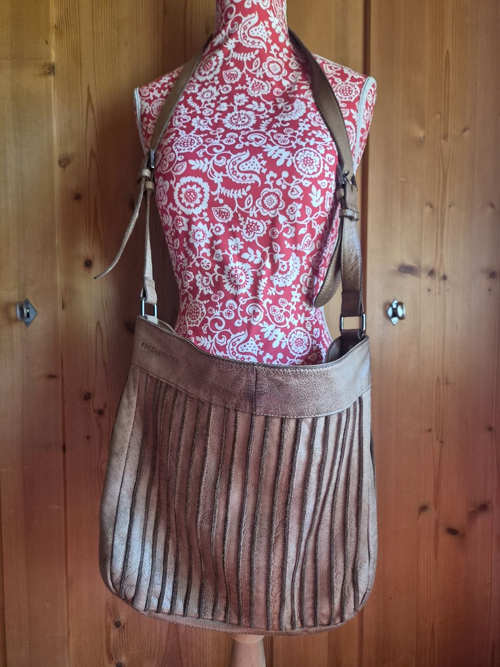 FredsBruder Sacs femmes: Fredsbruder Umhängetasche Leder braun – D'occasion à Wattwil par tannenmeise73