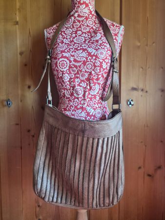 Fredsbruder Umhängetasche Leder braun