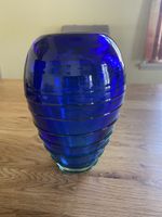 Blaue Vase signiert