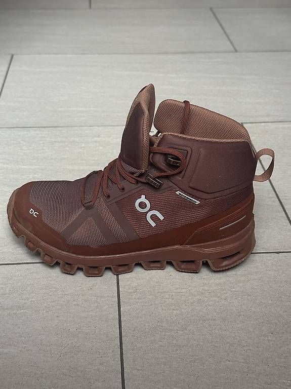 On Scarpe da donna: on Cloudrock Waterproof Wanderschuhe Gr. 37 Traube/Haselnuss – Usato da Chur venduto da mylogin.org 2